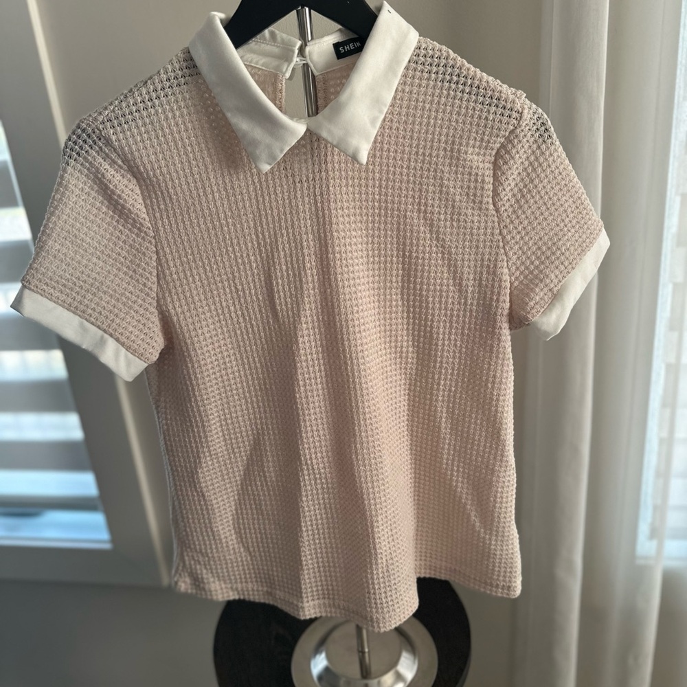 SHEIN Blush Textured Short Sleeve Top with White Collar